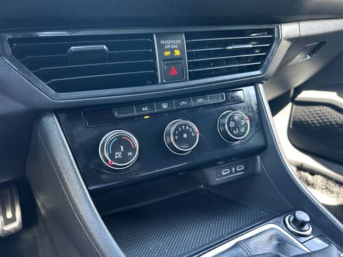 Used 2023 Volkswagen Jetta Sport FWD image 21
