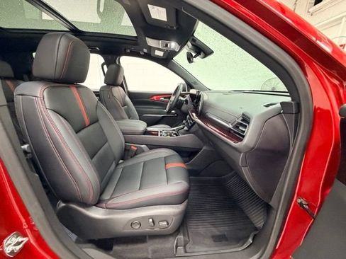 Certified 2025 Chevrolet Traverse RS AWD/4WD image 28