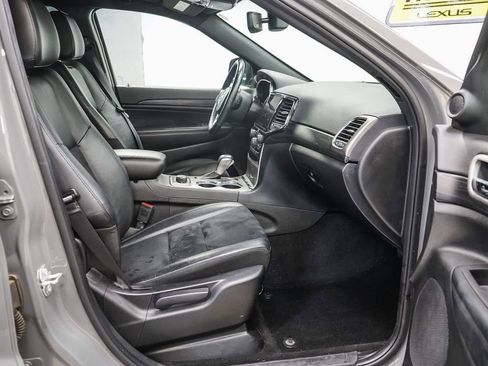 Used 2022 Jeep Grand Cherokee Laredo X image 16