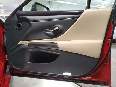 Used 2021 Lexus ES 350 w/ Premium Package image 28