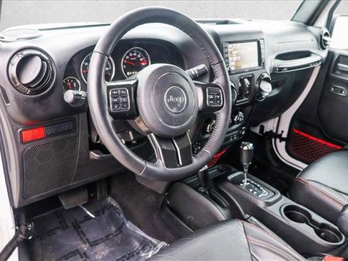 Used 2018 Jeep Wrangler Unlimited Rubicon image 10