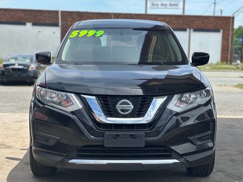 Used 2018 Nissan Rogue S AWD/4WD image 2
