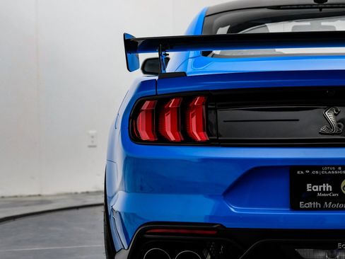 Used 2022 Ford Mustang Shelby GT500 w/ Carbon Fiber Track Pack image 17