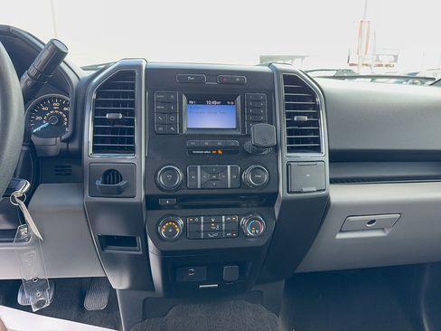 Certified 2018 Ford F150 XLT RWD image 23