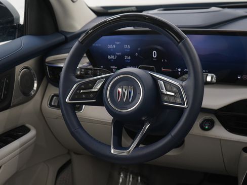 Used 2025 Buick Enclave Avenir image 15