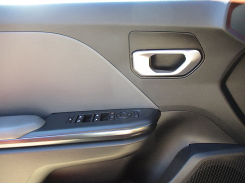 Used 2025 Kia K4 FWD image 26