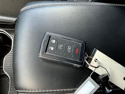 Used 2024 Jeep Grand Cherokee Laredo X w/ Luxury Tech Group I AWD/4WD image 33