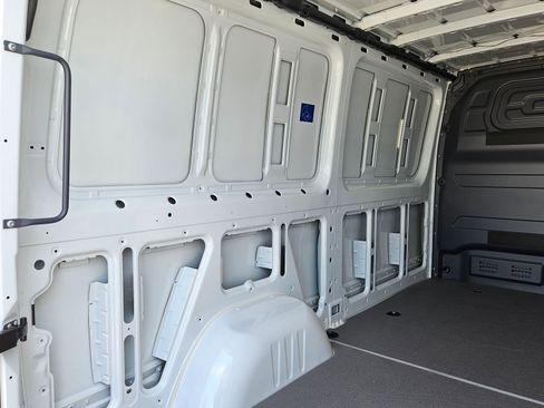 New 2025 Mercedes-Benz eSprinter 144 Cargo image 35