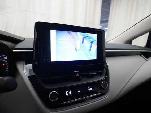 Used 2024 Toyota Corolla LE FWD image 6