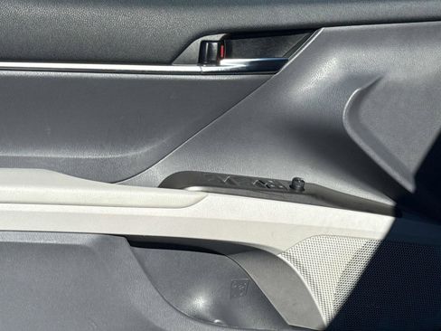 Used 2021 Toyota Camry LE image 17