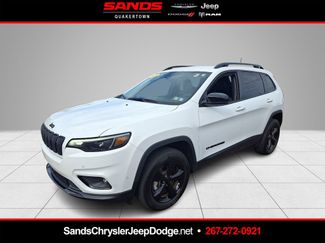 Used 2023 Jeep Cherokee Altitude Lux AWD/4WD video 1