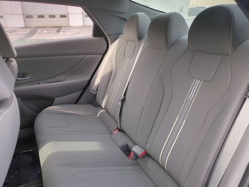 Used 2023 Hyundai Elantra SEL w/ Convenience Package image 24