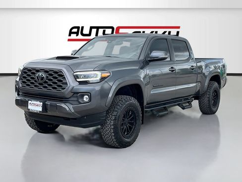 Used 2022 Toyota Tacoma TRD Sport w/ Technology Package AWD/4WD image 3