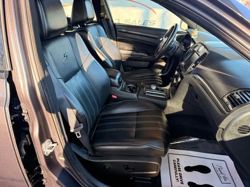 Used 2016 Chrysler 300 S w/ 300S Premium Group image 25