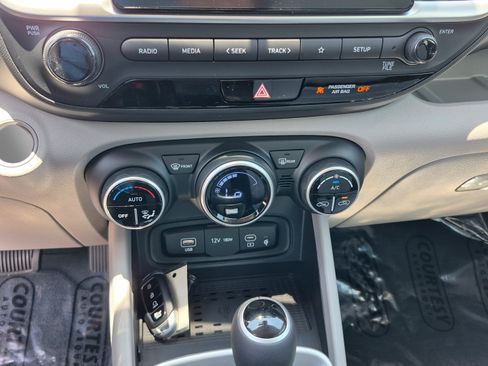 New 2026 Hyundai Venue SEL FWD image 25
