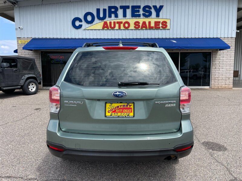 Used 2017 Subaru Forester 2.5i w/ Alloy Wheel Package AWD/4WD image 4