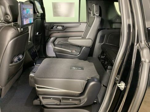 Used 2025 GMC Yukon XL AT4 Ultimate image 38