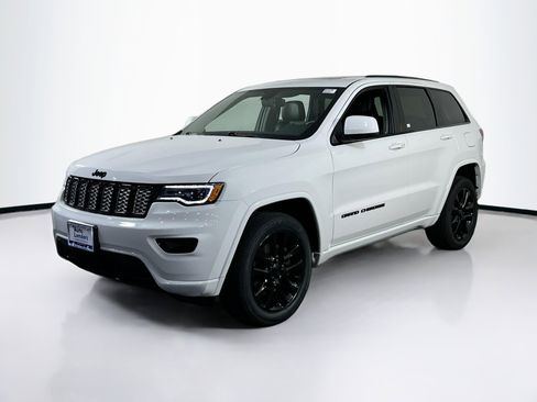 Used 2022 Jeep Grand Cherokee Laredo X image 1
