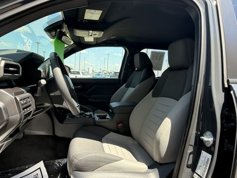 Certified 2025 Toyota Tacoma TRD Off-Road w/ TRD Off Road Upgrade Package AWD/4WD image 32