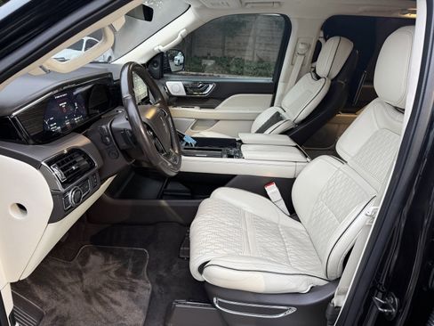 Used 2019 Lincoln Navigator Black Label w/ Cargo Package image 10