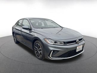 Used 2025 Volkswagen Jetta SE video 2