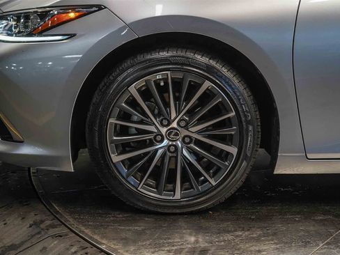 Used 2023 Lexus ES 350 w/ Premium Package image 9