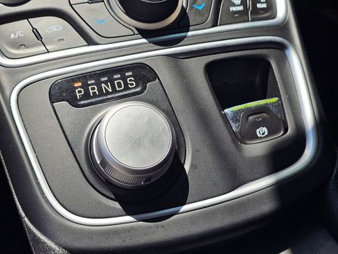 Used 2015 Chrysler 200 Limited w/ Comfort Group FWD image 29
