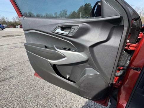 Used 2024 Chevrolet Trax LS w/ LS Convenience Package FWD image 24