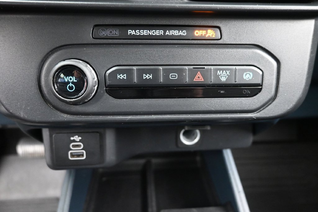 Used 2025 Ford Maverick XL w/ Equipment Group 102A AWD/4WD image 20