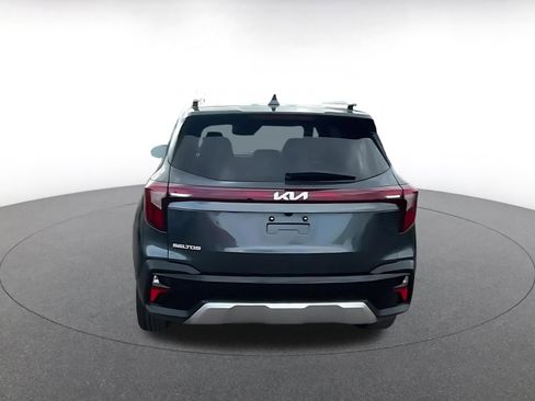 Used 2025 Kia Seltos S image 12