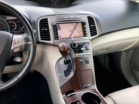 Used 2010 Toyota Venza FWD image 6