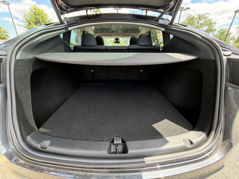 Used 2024 Tesla Model Y Long Range AWD/4WD image 28