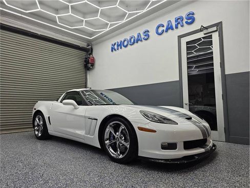 Used 2013 Chevrolet Corvette Grand Sport w/ 4LT Preferred Equipment Group RWD image 8