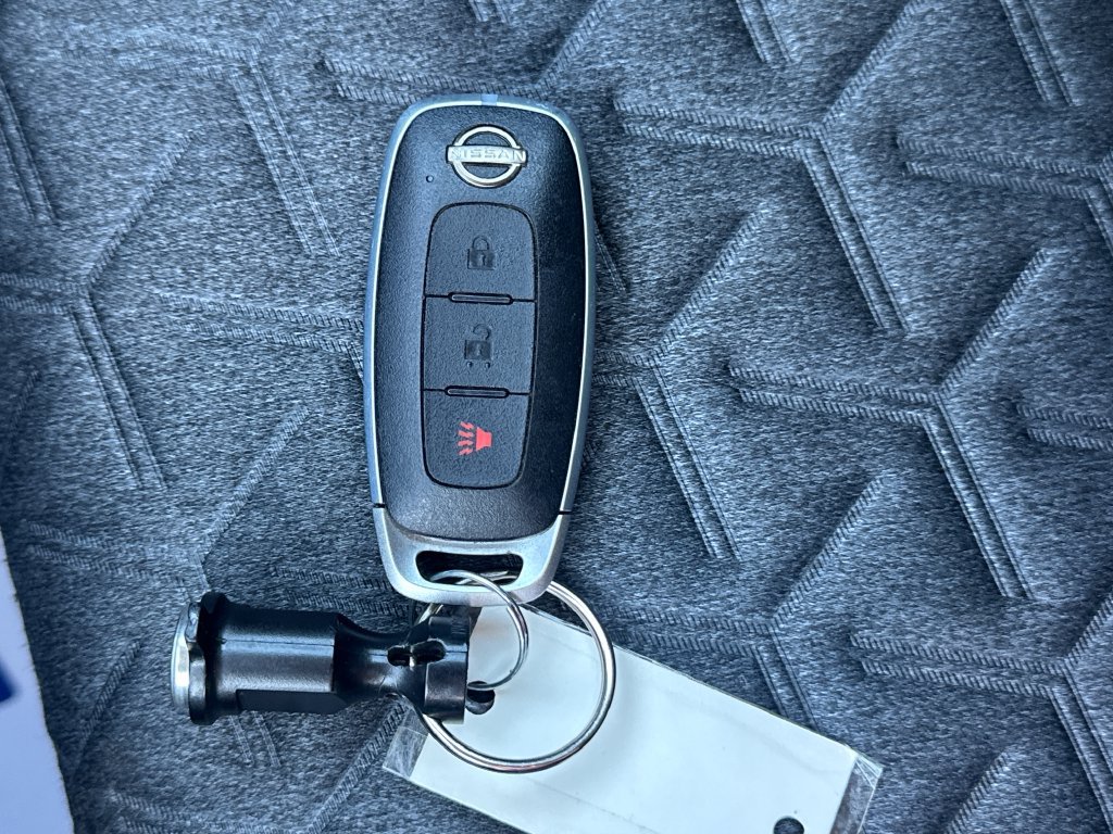 Used 2025 Nissan Kicks SV AWD/4WD image 27