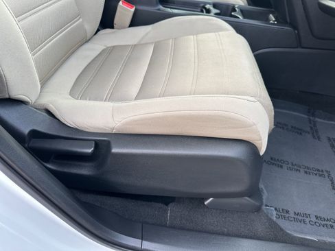 Used 2019 Honda CR-V EX image 30