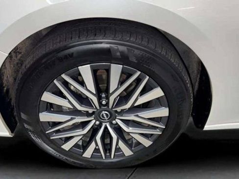 Used 2025 Nissan Altima 2.5 SV image 10