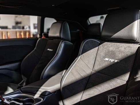 Used 2015 Dodge Challenger SRT Hellcat image 18
