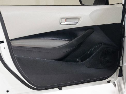 Used 2020 Toyota Corolla LE image 22