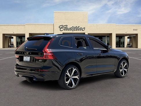 Used 2022 Volvo XC60 B5 R-Design w/ Advanced Package AWD/4WD image 5