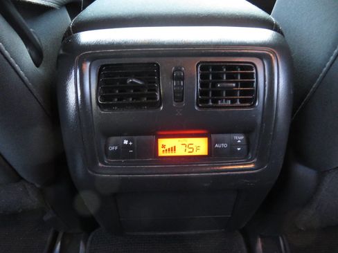 Used 2017 Nissan Pathfinder S image 18