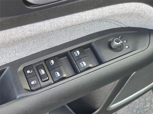 Used 2024 Jeep Compass Sport image 24