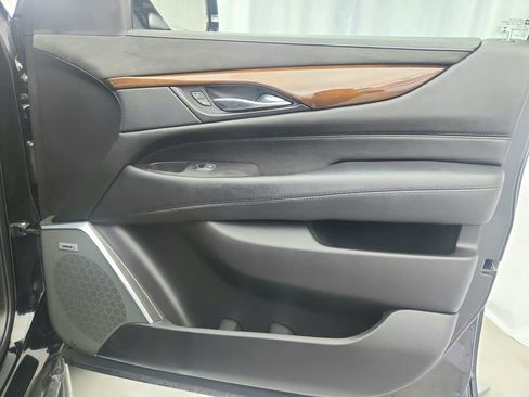 Used 2019 Cadillac Escalade Luxury image 28