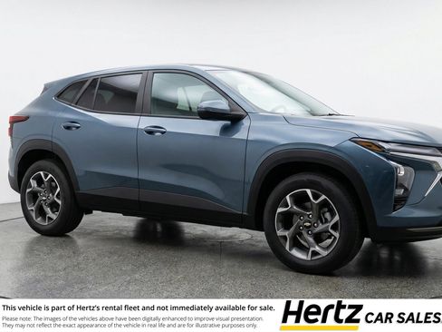 Used 2025 Chevrolet Trax LT w/ LT Convenience Package image 1