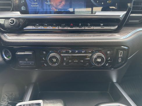 Used 2024 Chevrolet Silverado 1500 LTZ AWD/4WD image 18