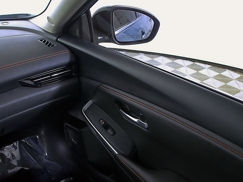 Used 2024 Nissan Sentra SR w/ SR Premium Package image 18