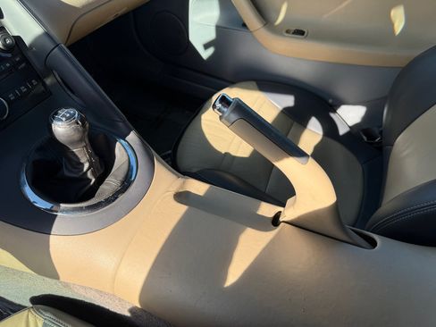 Used 2006 Pontiac Solstice Convertible w/ Premium Package image 16