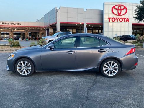 Used 2016 Lexus IS 200t RWD image 7