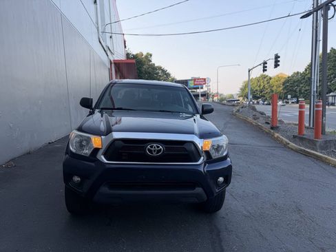 Used 2013 Toyota Tacoma 4x4 Double Cab w/ TRD Off-Road Pkg image 6