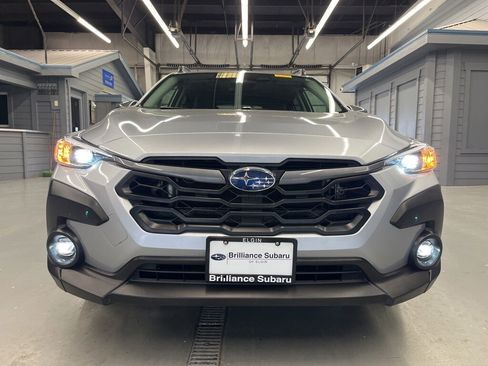 Used 2024 Subaru Crosstrek 2.0i Premium image 2