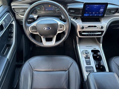 Certified 2022 Ford Explorer XLT w/ Equipment Group 202A image 15